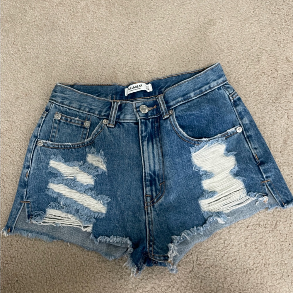 PULL & BEAR DENIM DISTRESSED SHORTS